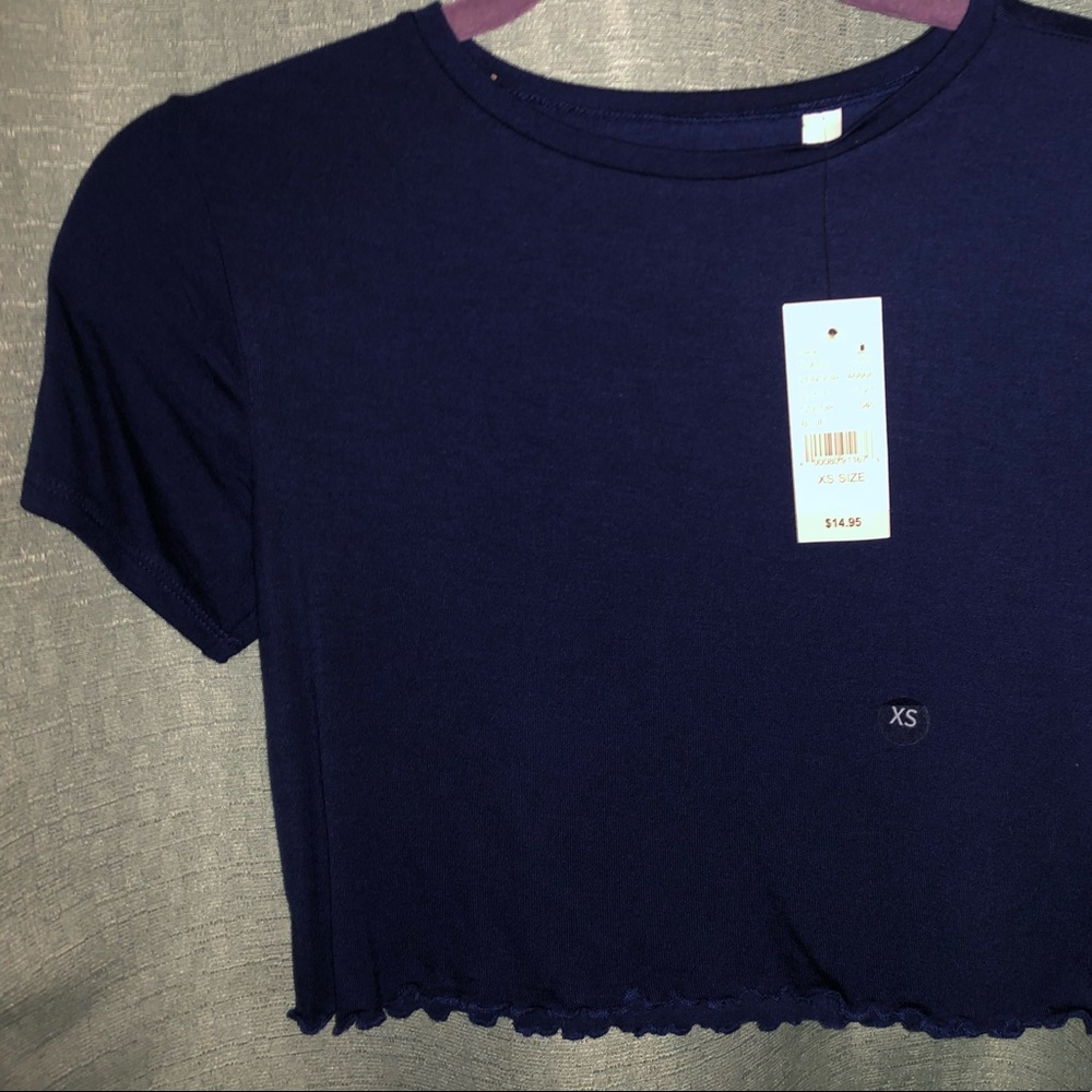 Navy blue cropped shirt